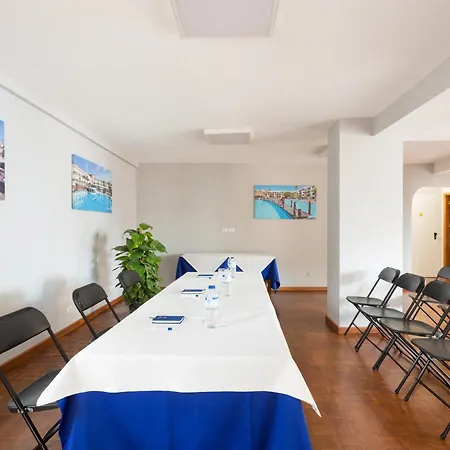 Hotel Acuario فندق 2*