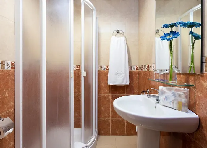 水族全球酒店 2* 拉克鲁斯